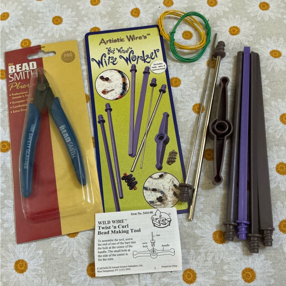 🏷 New.  Get Wired’ Wire Worker Tool and Bead Smith Pliers Bundle